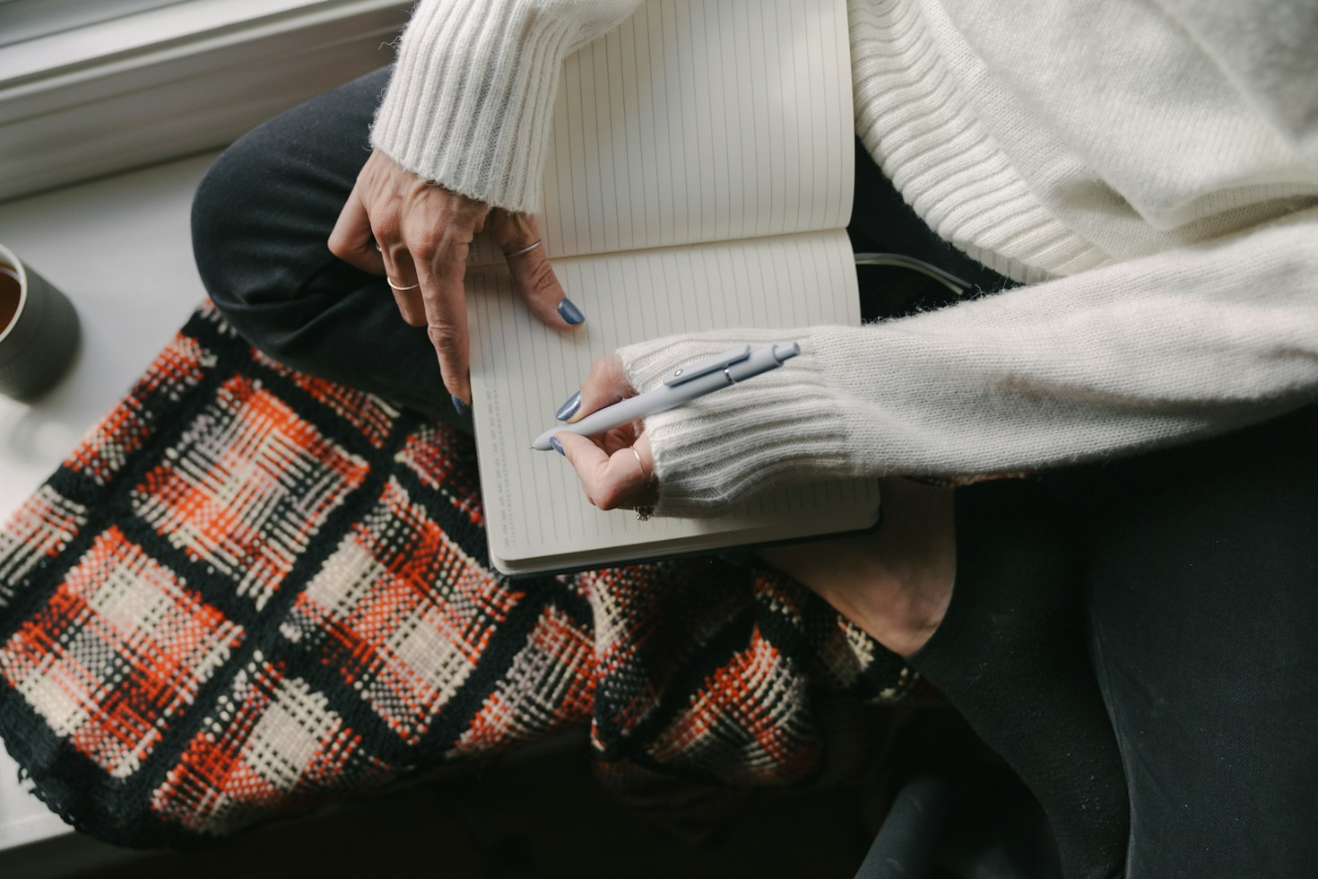 The Intimate Visual Language of Braiding